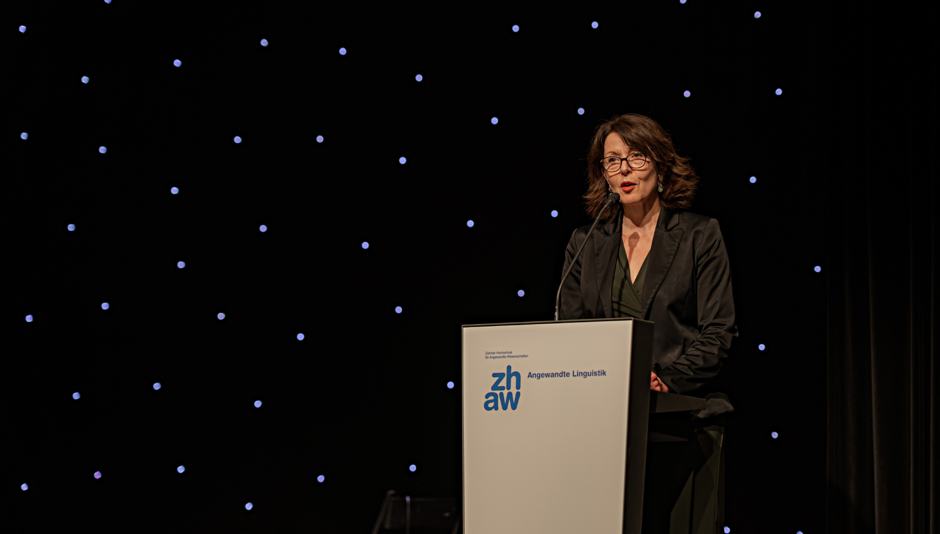 Claudia Sedioli CAS Leadership ZHAW als Eventmoderatorin